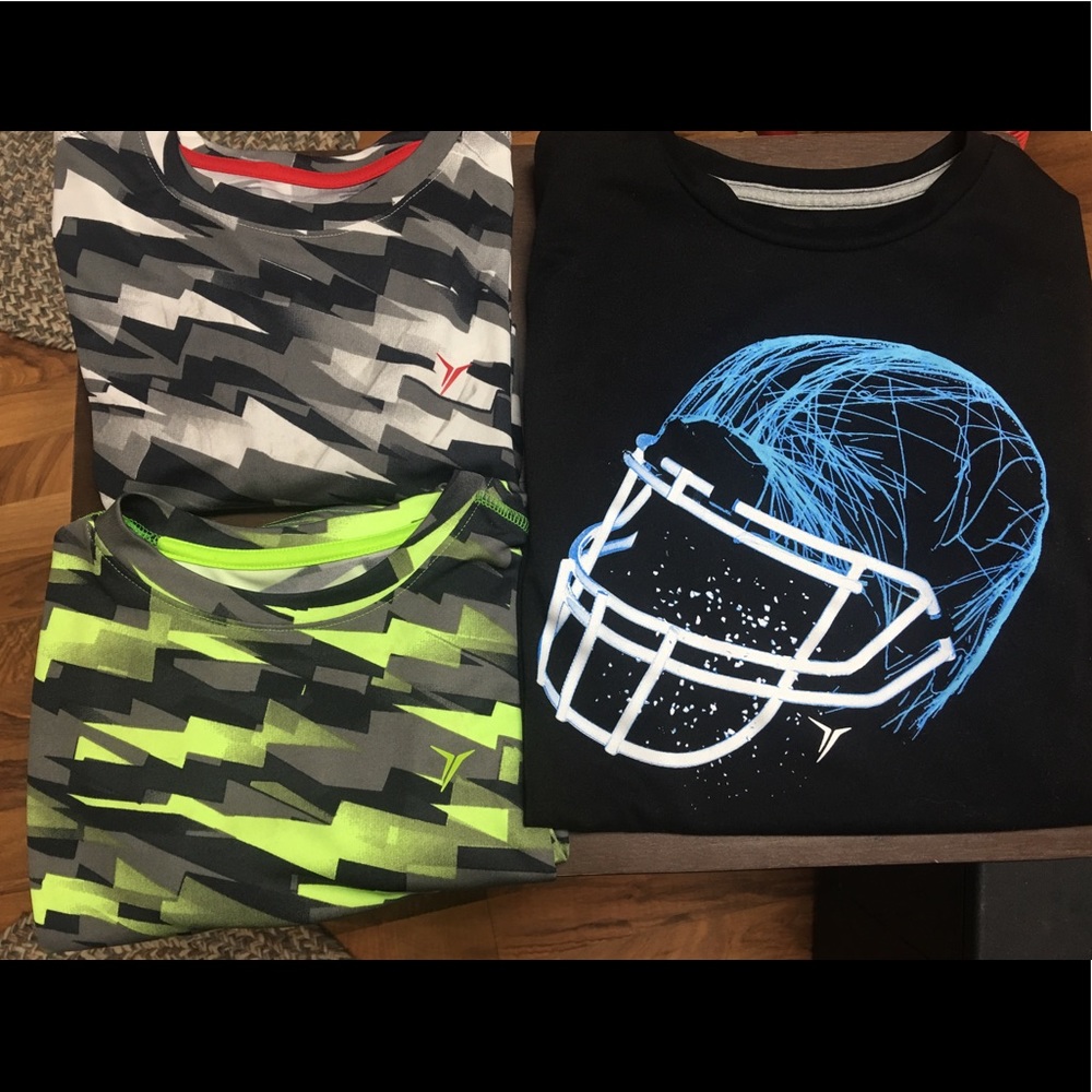 Old Navy Active t-shirts